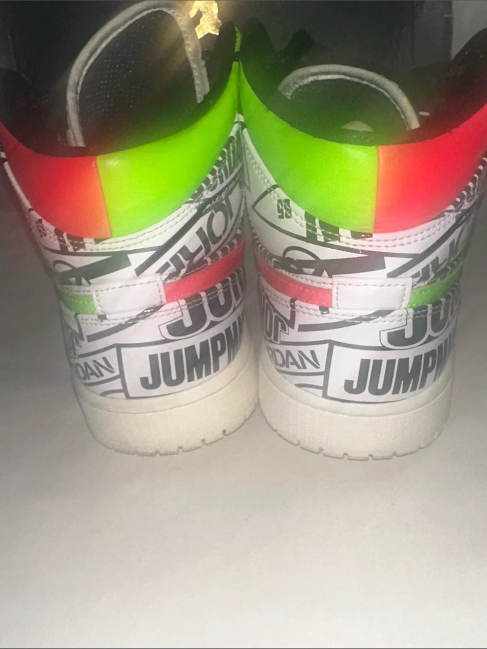 Nike graphics print